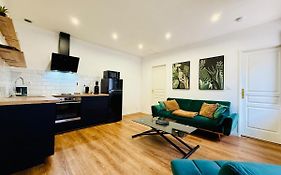 Les Logis D'Esmeralda-Des Appartements Au Charme Intemporel