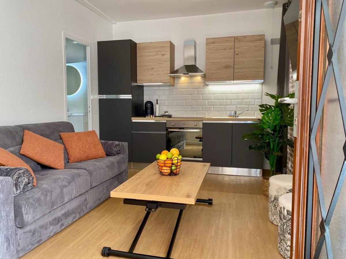 Les Logis D'Esmeralda-Des Appartements Au Charme Intemporel Romorantin-Lanthenay Exterior photo